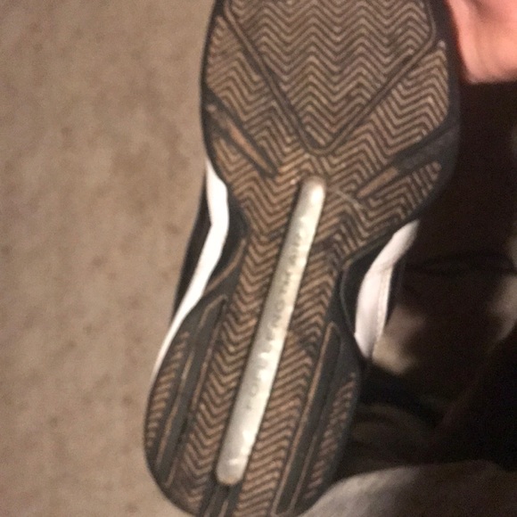 Nike basketball shoes - Picture 2 of 3